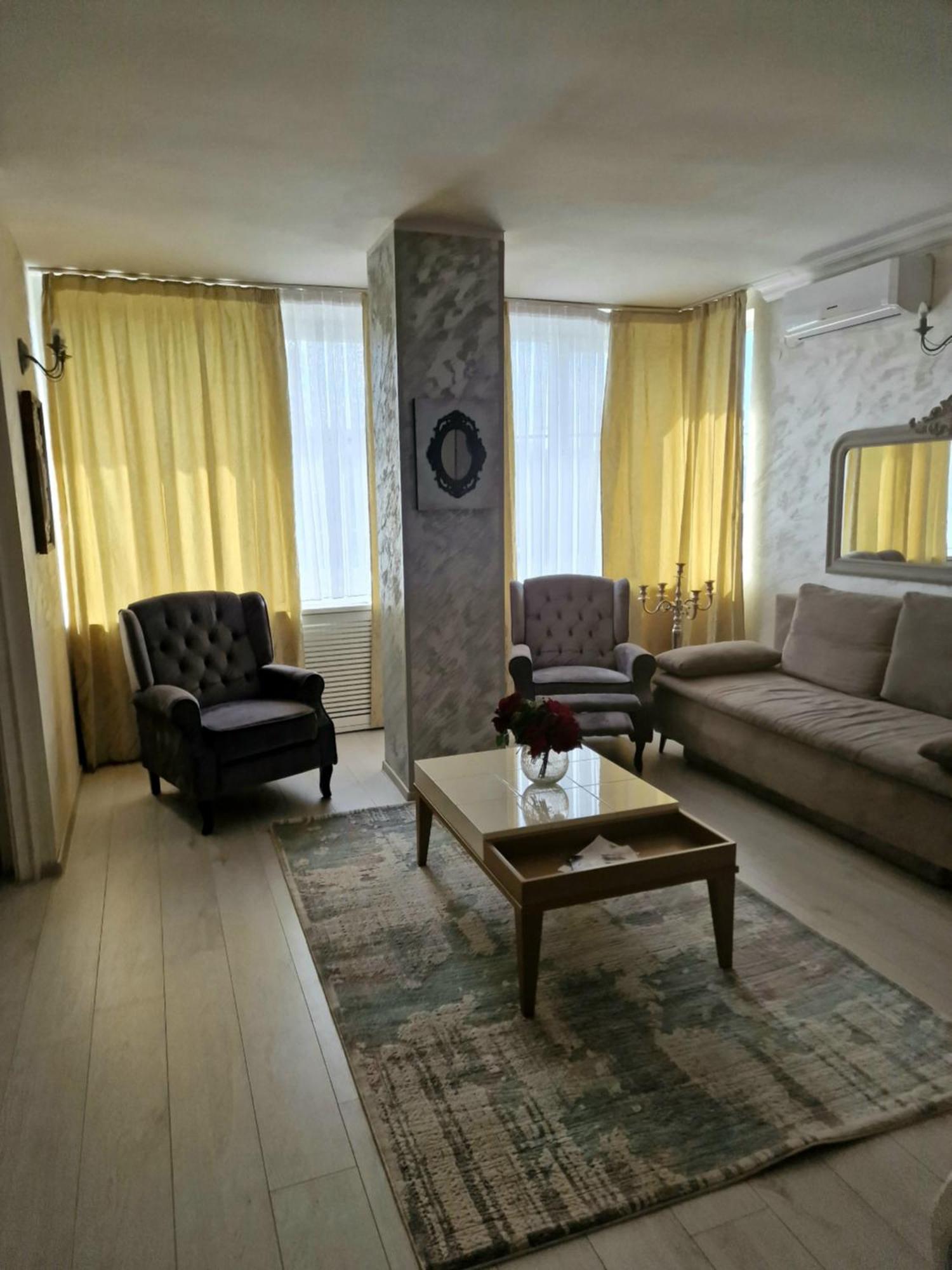 Hotel Jolie Apartments Galaţi Exteriör bild