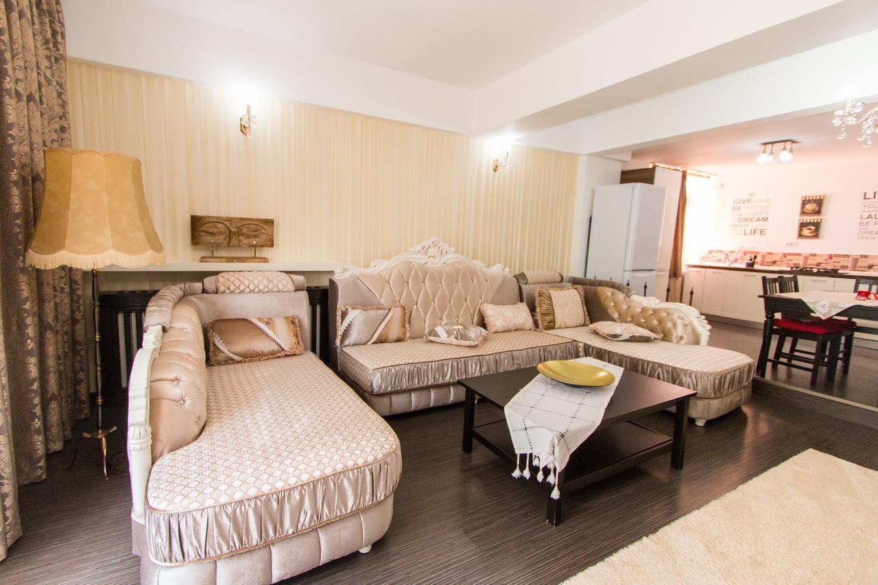 Hotel Jolie Apartments Galaţi Exteriör bild